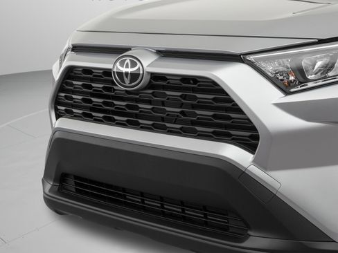 Used 2019 Toyota RAV4 XLE Premium FWD image 64