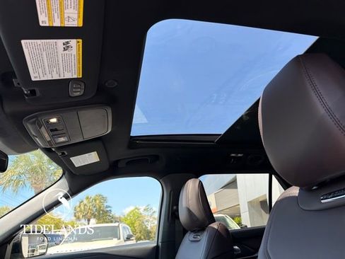 New 2026 Ford Explorer Platinum image 24