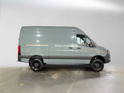 Used 2026 Mercedes-Benz Sprinter 2500 image 2