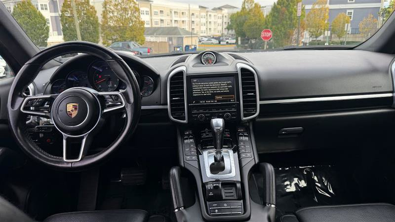 Used 2016 Porsche Cayenne AWD/4WD image 23