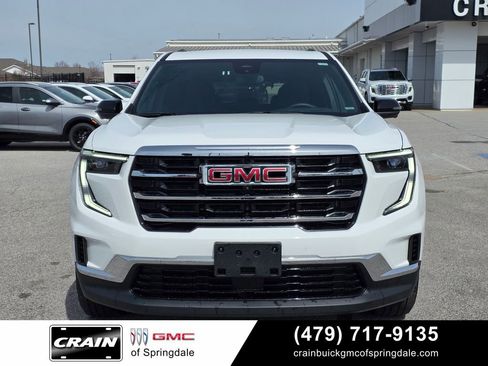 Used 2025 GMC Acadia Elevation FWD image 2