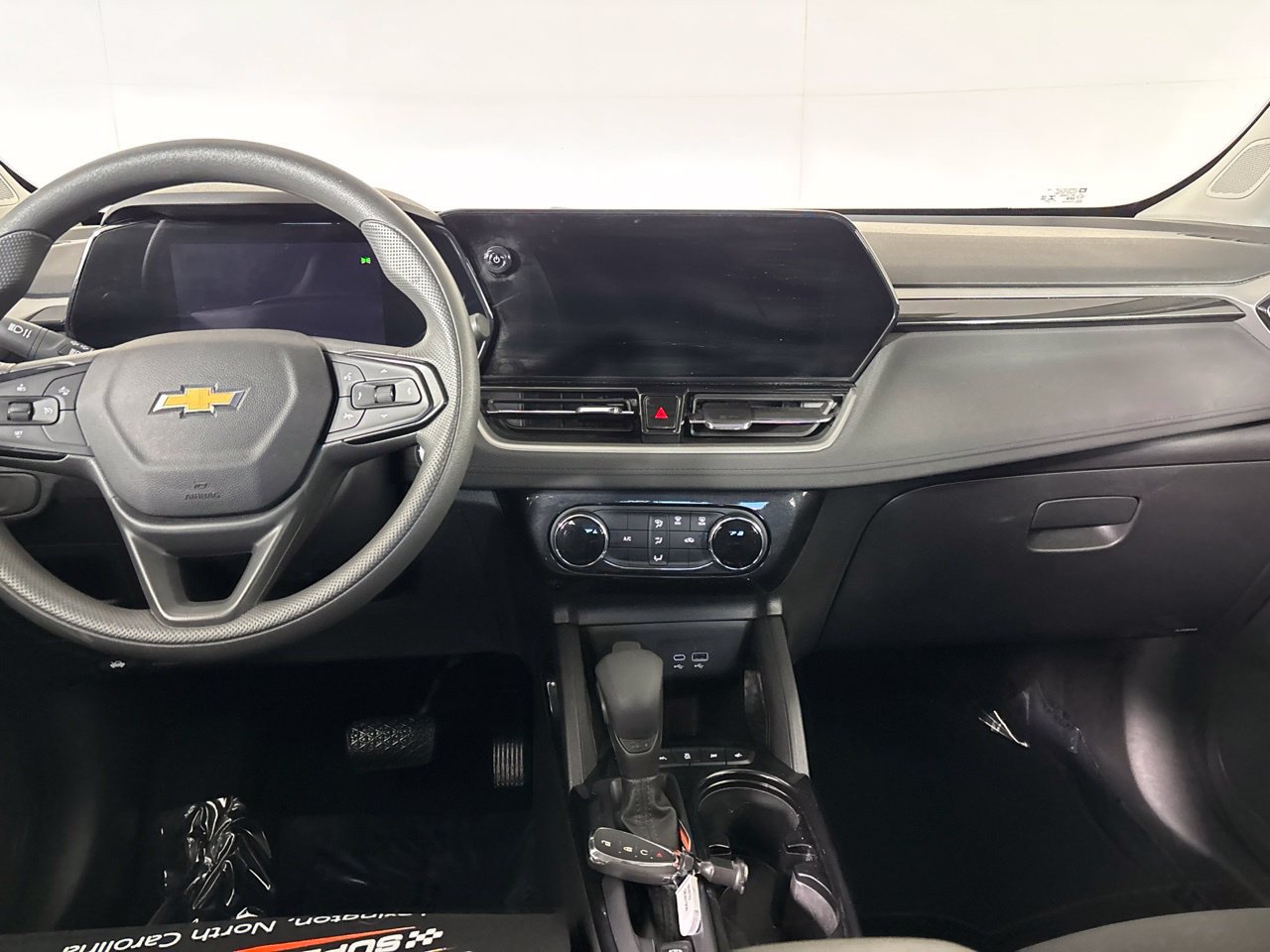 Used 2025 Chevrolet TrailBlazer LT FWD image 23