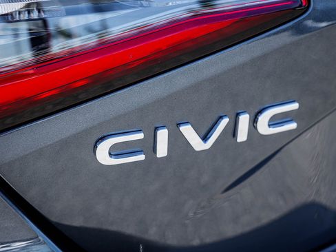 Used 2025 Honda Civic Sport image 9