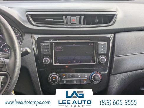 Used 2018 Nissan Rogue S FWD image 17