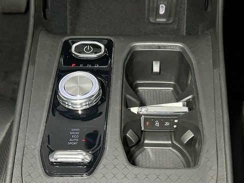 New 2025 Jeep Wagoneer S Launch Edition image 11