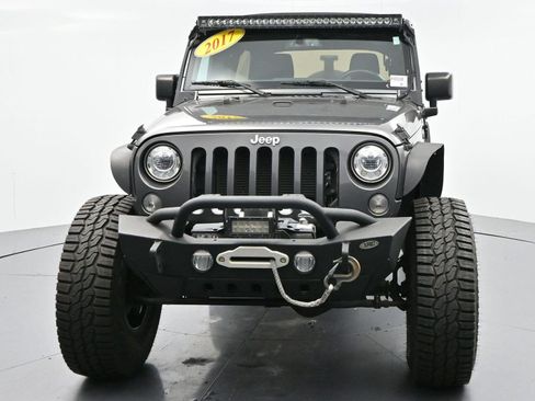 Used 2017 Jeep Wrangler Unlimited Rubicon w/ Connectivity Group AWD/4WD image 2