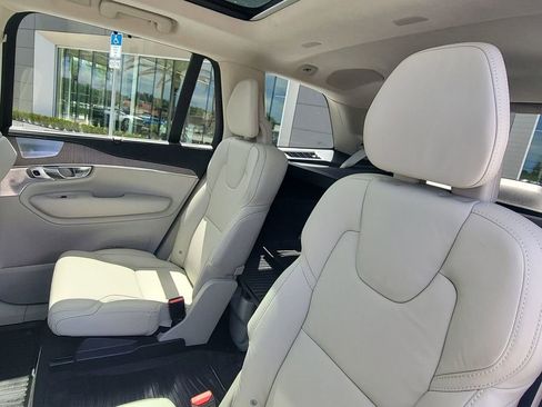 Used 2021 Volvo XC90 T8 Inscription w/ Lounge Package AWD/4WD image 15