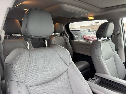 Certified 2023 Toyota Sienna Limited image 22