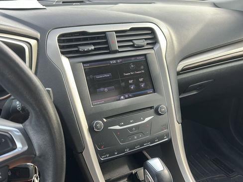 Used 2013 Ford Fusion SE FWD image 17