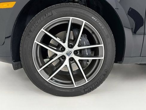 Certified 2025 Porsche Macan AWD/4WD image 11