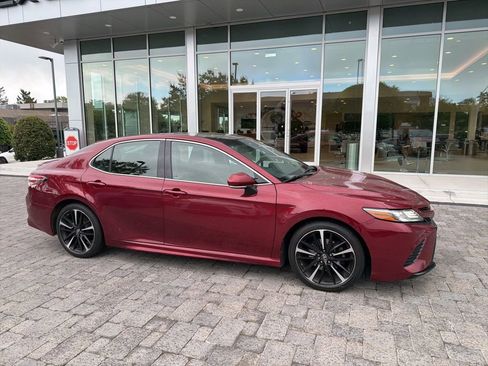 Used 2018 Toyota Camry XSE FWD image 7