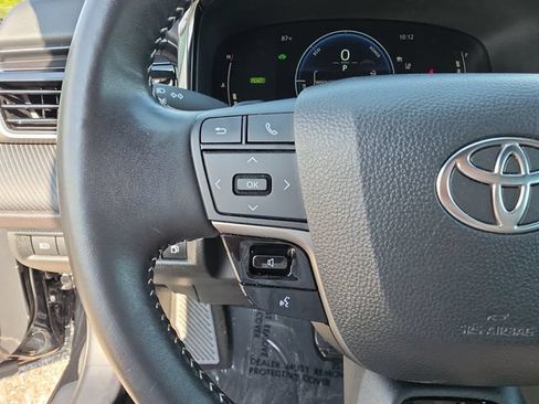 Used 2025 Toyota Camry SE FWD image 22