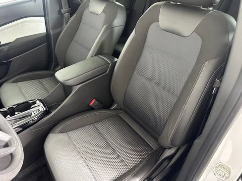 Used 2024 Chevrolet Trax LT FWD image 24
