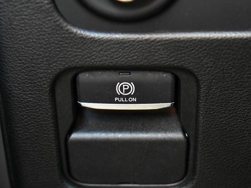 Used 2024 Jeep Wagoneer L Series II RWD image 39