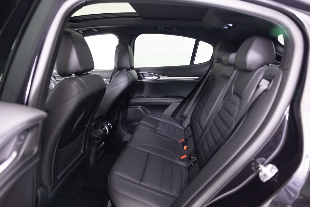 New 2026 Alfa Romeo Stelvio Sprint AWD/4WD image 29