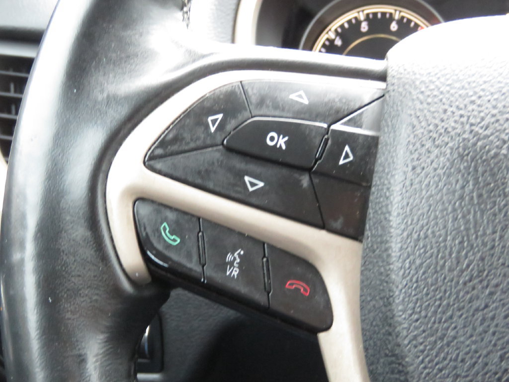 Used 2016 Jeep Cherokee Latitude AWD/4WD image 23