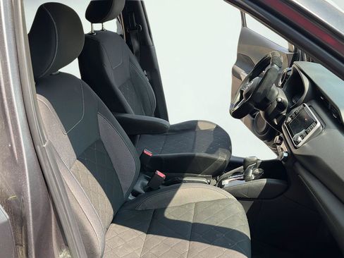Used 2019 Nissan Kicks SV FWD image 22
