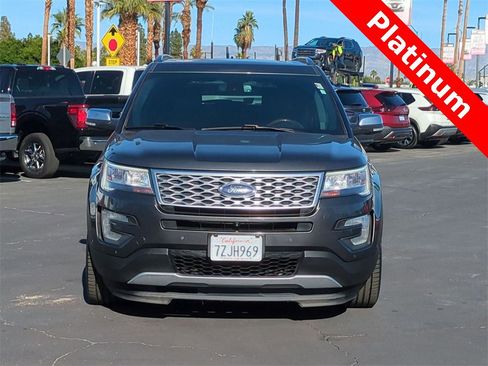 Used 2017 Ford Explorer Platinum image 7
