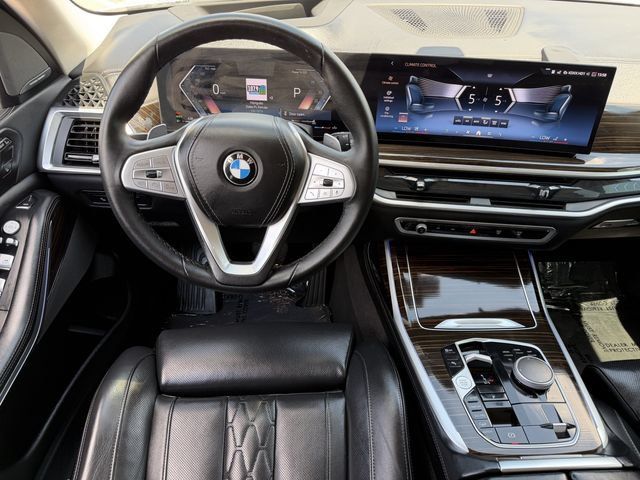 Used 2026 BMW X7 xDrive40i AWD/4WD image 11