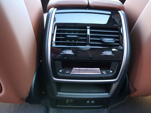 New 2026 BMW X7 M60i image 40