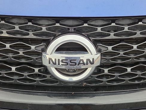 Used 2019 Nissan Pathfinder SL FWD image 11