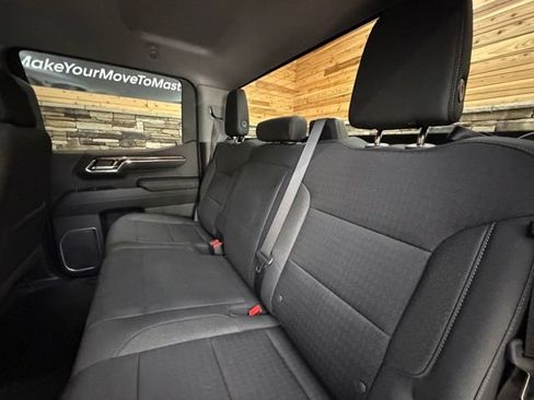 Used 2023 Chevrolet Silverado 1500 LT AWD/4WD image 32
