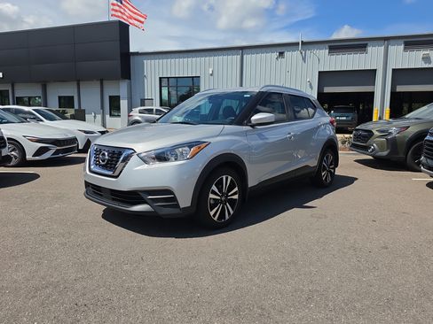Used 2020 Nissan Kicks SV FWD image 4
