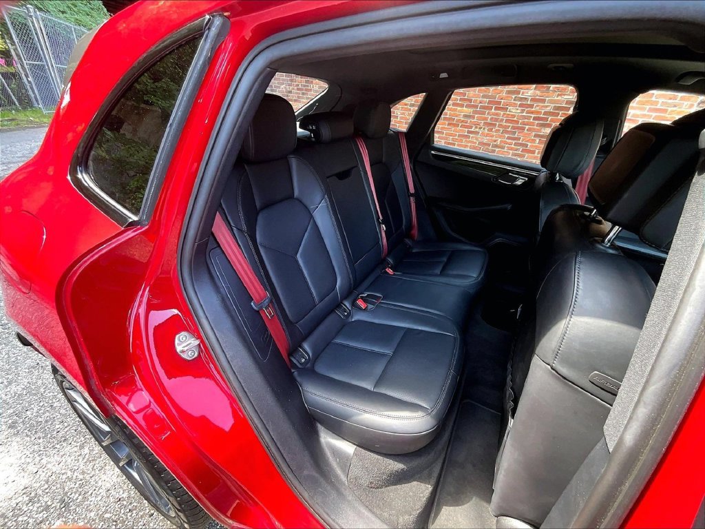 Certified 2023 Porsche Macan Turbo AWD/4WD image 21