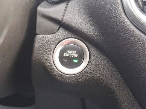 Used 2023 Chevrolet Equinox LT image 22