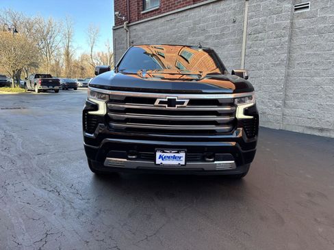 Used 2022 Chevrolet Silverado 1500 High Country w/ High Country Premium Package image 5