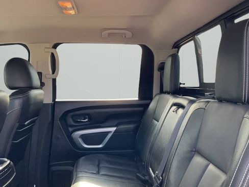 Used 2017 Nissan Titan PRO-4X w/ Pro-4x Convenience Package AWD/4WD image 16