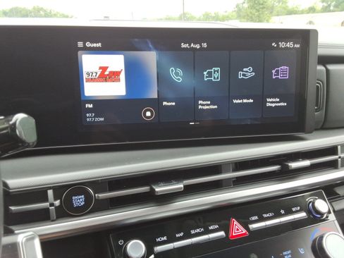Used 2025 Hyundai Santa Fe SEL FWD image 15