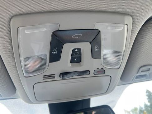 Used 2020 Toyota Sienna XLE w/ XLE Navigation Package image 19