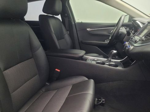 Used 2019 Chevrolet Impala LT FWD image 21