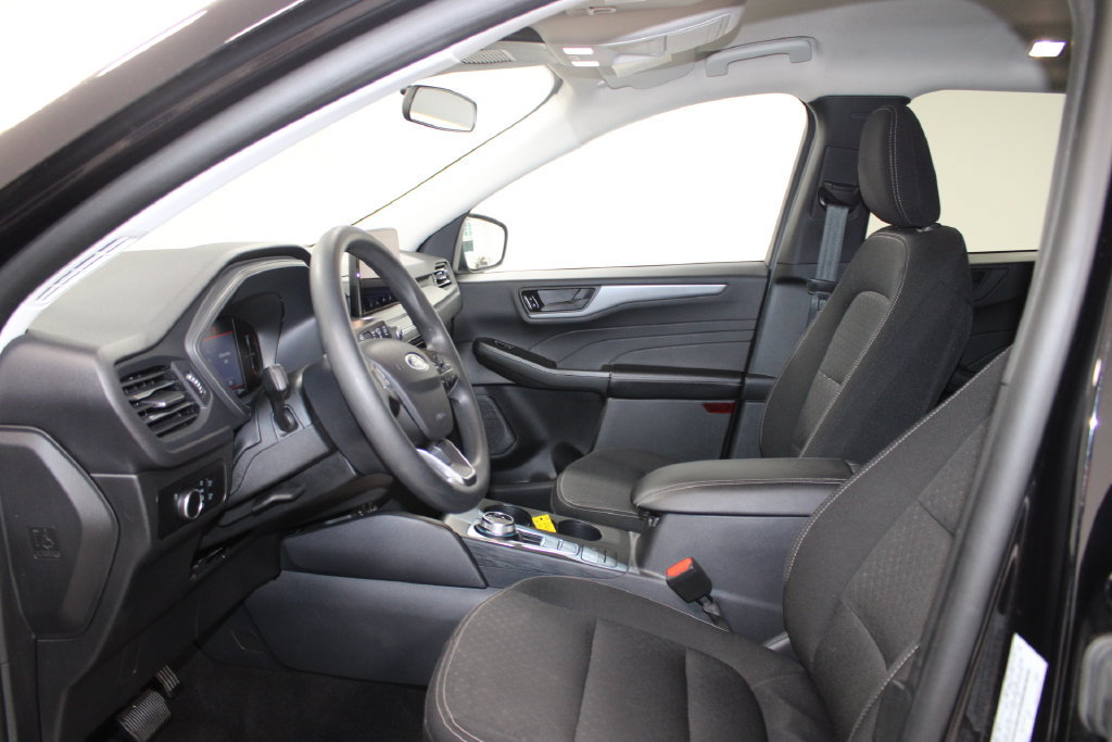 Used 2025 Ford Escape Active AWD/4WD image 17