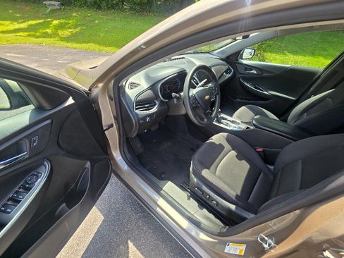 Used 2023 Chevrolet Malibu LT FWD image 10