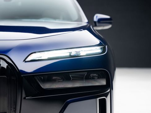 Used 2023 BMW i7 xDrive60 image 11