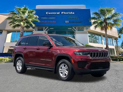 Certified 2024 Jeep Grand Cherokee Laredo AWD/4WD image 2