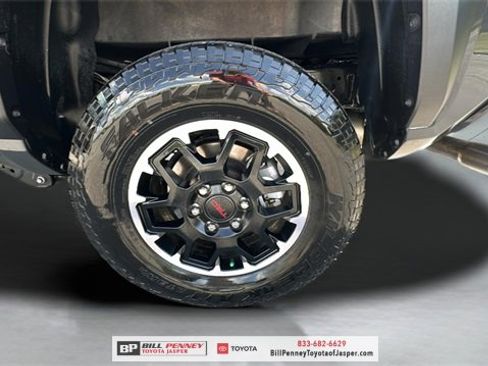 Used 2024 Toyota Tacoma TRD Off-Road image 9
