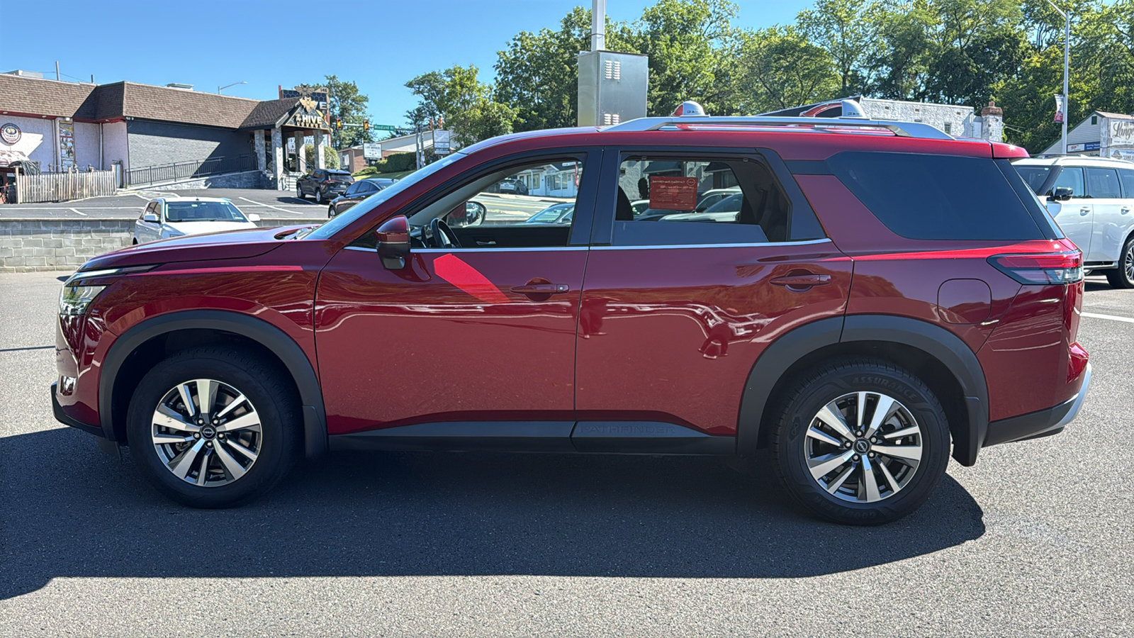 Certified 2024 Nissan Pathfinder SL AWD/4WD image 4