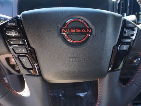 Certified 2025 Nissan Frontier PRO-4X image 18