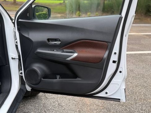 Used 2021 Nissan Kicks SR FWD image 14