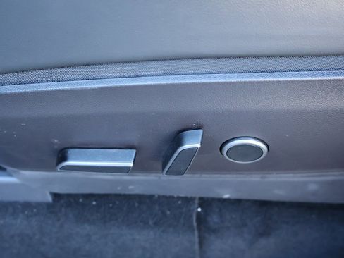 Used 2023 Tesla Model Y Long Range image 33