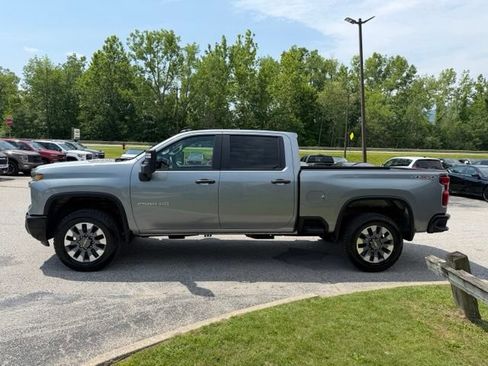 Used 2024 Chevrolet Silverado 2500 Custom w/ Custom Value Package AWD/4WD image 6