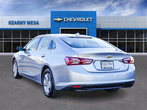 Used 2022 Chevrolet Malibu LT image 4