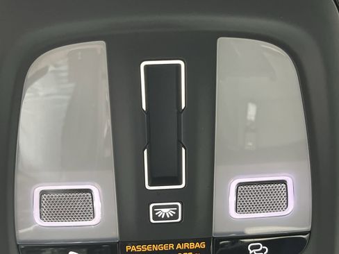 Used 2025 Volvo XC40 B5 Core image 26