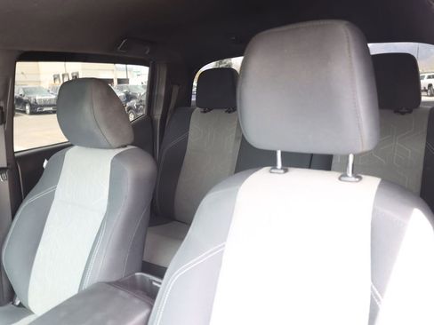 Used 2022 Toyota Tacoma TRD Off-Road w/ Technology Package AWD/4WD image 16