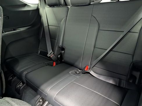 New 2026 Chevrolet Traverse LT image 15