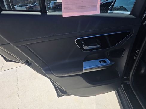 Used 2023 Mercedes-Benz GLC 300 4MATIC image 9