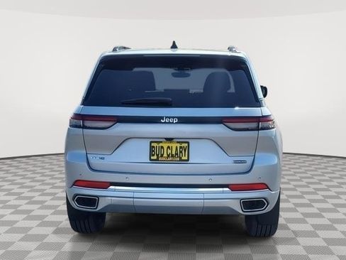 New 2023 Jeep Grand Cherokee Overland w/ Rear Seat Video Group I AWD/4WD image 4